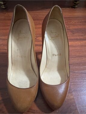 Christian Louboutin Women’s Tan/Brown Round- Pointed Leather Pumps